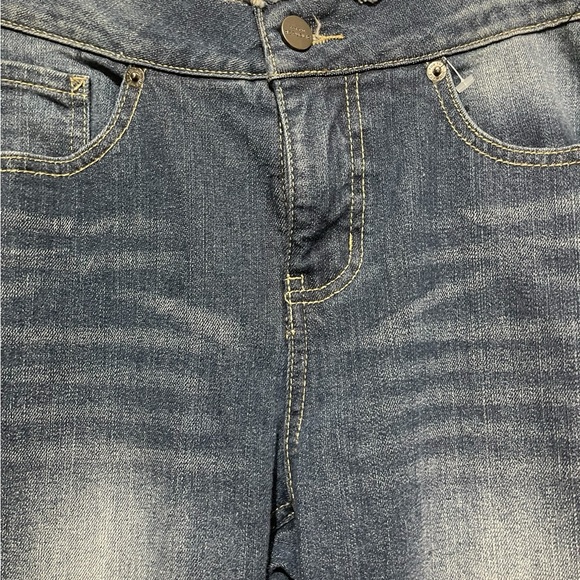 FOR THE REPUBLIC SIZE 4 SLIGHTLY DISTRESSED CROPPED JEANS WITH RAW HEMMING - Picture 3 of 5
